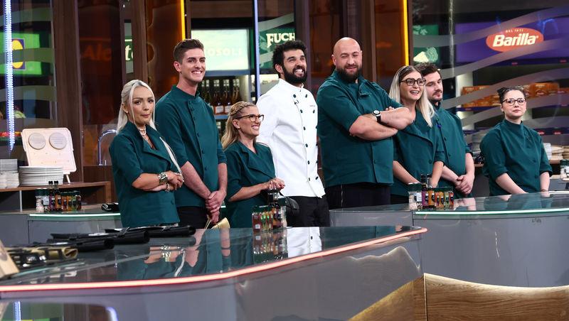 Chefi la cuțite, 7 decembrie 2025. Irina Fodor a anunțat tema probei din primul battle. Ce a putut să facă chef Richard Abou Zaki