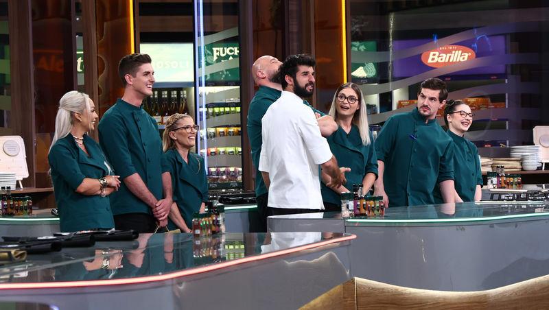 Chefi la cuțite, 7 decembrie 2025. Irina Fodor a anunțat tema probei din primul battle. Ce a putut să facă chef Richard Abou Zaki