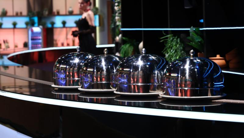 Chefi la cuțite, 7 decembrie 2025. Irina Fodor a anunțat tema probei din primul battle. Ce a putut să facă chef Richard Abou Zaki