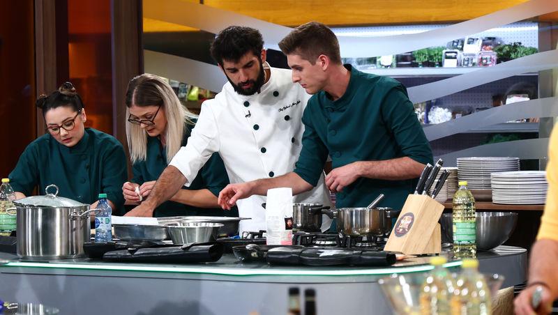 Chefi la cuțite, 7 decembrie 2025. Irina Fodor a anunțat tema probei din primul battle. Ce a putut să facă chef Richard Abou Zaki