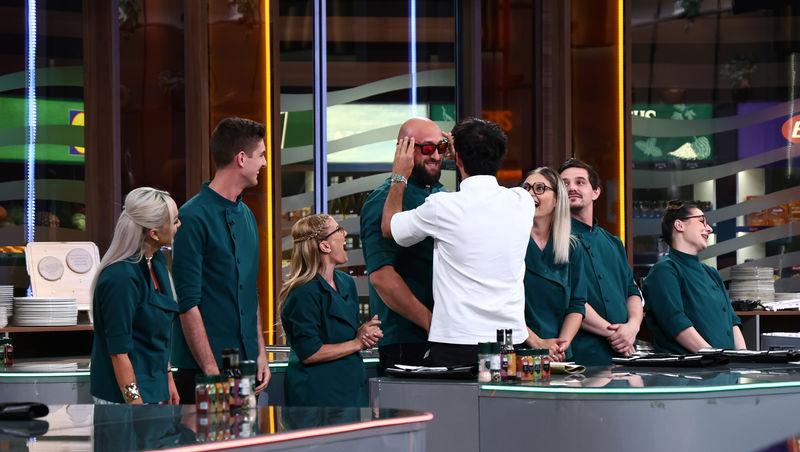 Chefi la cuțite, 7 decembrie 2025. Cine a câștigat primul battle din sezonul 16. Trei echipe au intrat la duel: „E o greșeală?”