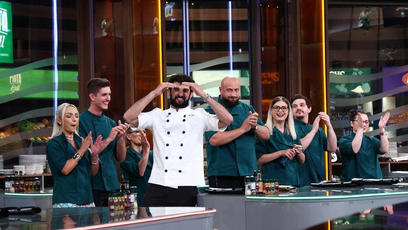 Chefi la cuțite, 7 decembrie 2025. Cine a câștigat primul battle din sezonul 16. Trei echipe au intrat la duel: „E o greșeală?”