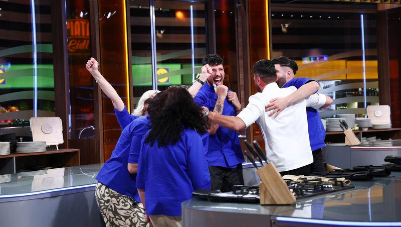 Chefi la cuțite, 7 decembrie 2025. Cine a câștigat primul battle din sezonul 16. Trei echipe au intrat la duel: „E o greșeală?”