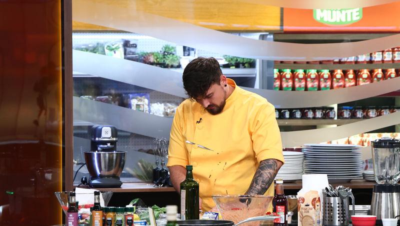 Chefi la cuțite, 7 decembrie 2025. Prima eliminare din sezonul 16. Ce farfurii au dezamăgit jurații: „Mă simt jignit!”