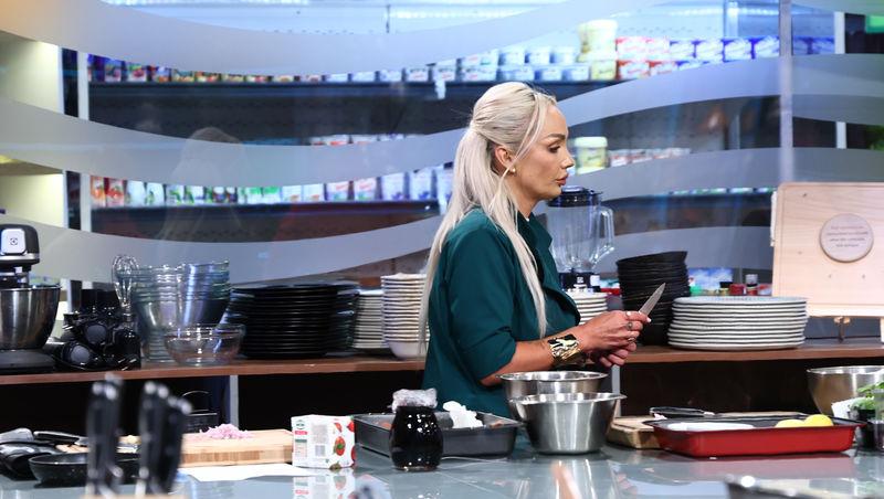 Chefi la cuțite, 7 decembrie 2025. Prima eliminare din sezonul 16. Ce farfurii au dezamăgit jurații: „Mă simt jignit!”