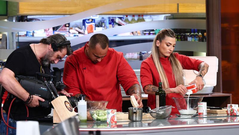 Chefi la cuțite, 7 decembrie 2025. Prima eliminare din sezonul 16. Ce farfurii au dezamăgit jurații: „Mă simt jignit!”