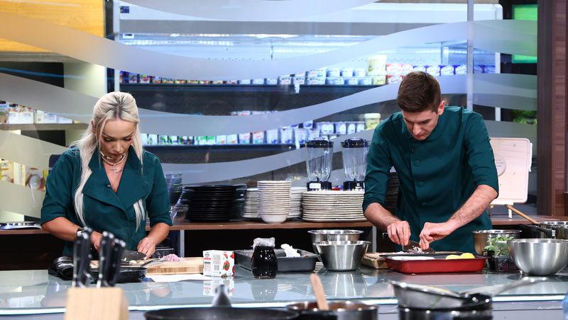 Chefi la cuțite, 7 decembrie 2025. Prima eliminare din sezonul 16. Ce farfurii au dezamăgit jurații: „Mă simt jignit!”