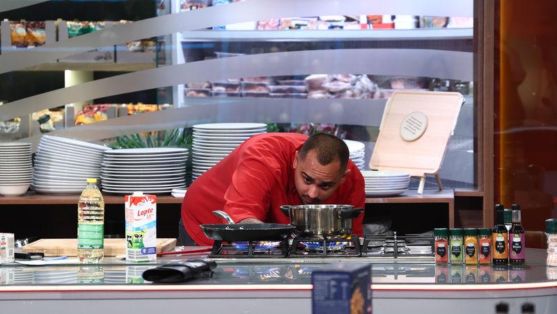 Chefi la cuțite, 7 decembrie 2025. Prima eliminare din sezonul 16. Ce farfurii au dezamăgit jurații: „Mă simt jignit!”