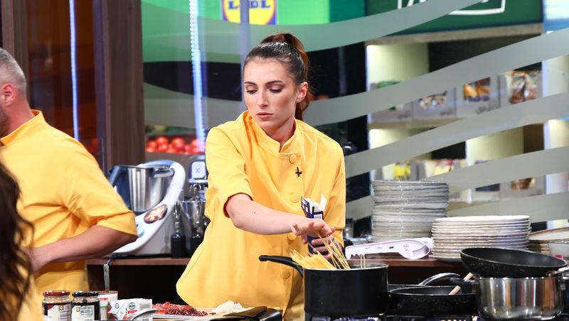 Chefi la cuțite, 7 decembrie 2025. Prima eliminare din sezonul 16. Ce farfurii au dezamăgit jurații: „Mă simt jignit!”