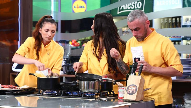 Chefi la cuțite, 7 decembrie 2025. Prima eliminare din sezonul 16. Ce farfurii au dezamăgit jurații: „Mă simt jignit!”