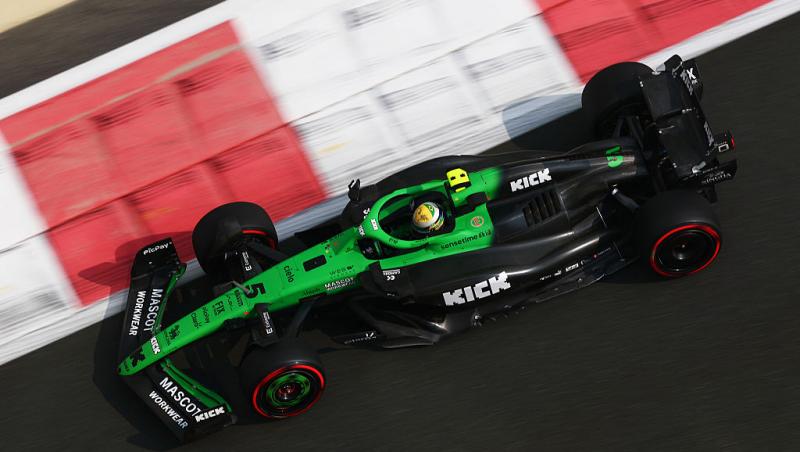 Vezi acum calificările din Formula 1™ pentru Marele Premiu din Abu Dhabi. Lupta pentru pole e LIVE în AntenaPLAY și pe Antena3CNN