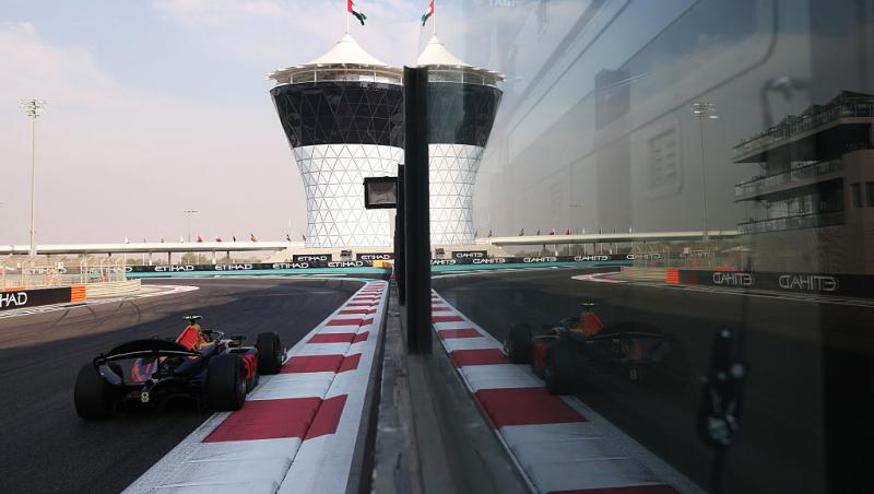 Vezi acum calificările din Formula 1™ pentru Marele Premiu din Abu Dhabi. Lupta pentru pole e LIVE în AntenaPLAY și pe Antena3CNN