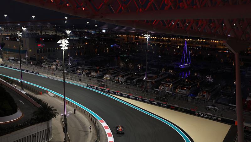 Vezi acum calificările din Formula 1™ pentru Marele Premiu din Abu Dhabi. Lupta pentru pole e LIVE în AntenaPLAY și pe Antena3CNN