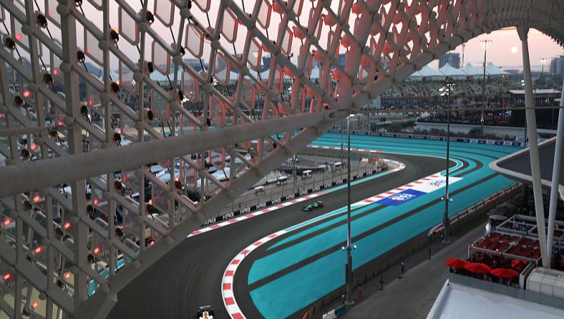 Vezi acum calificările din Formula 1™ pentru Marele Premiu din Abu Dhabi. Lupta pentru pole e LIVE în AntenaPLAY și pe Antena3CNN