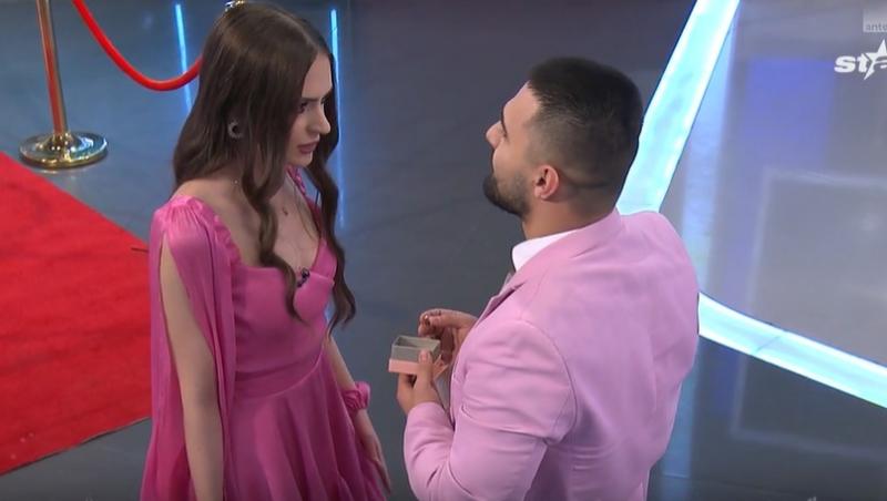 Mireasa, sezon 12. Alex și Florina s-au logodit în direct, la XNS. Momentul tensionat care a avut loc la ultima cerere