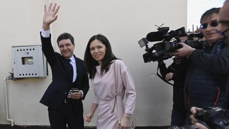 De ce Nicușor Dan și Mirabela Grădinaru nu au votat la aceeași secție. Răspunsul bizar dat de Președintele României