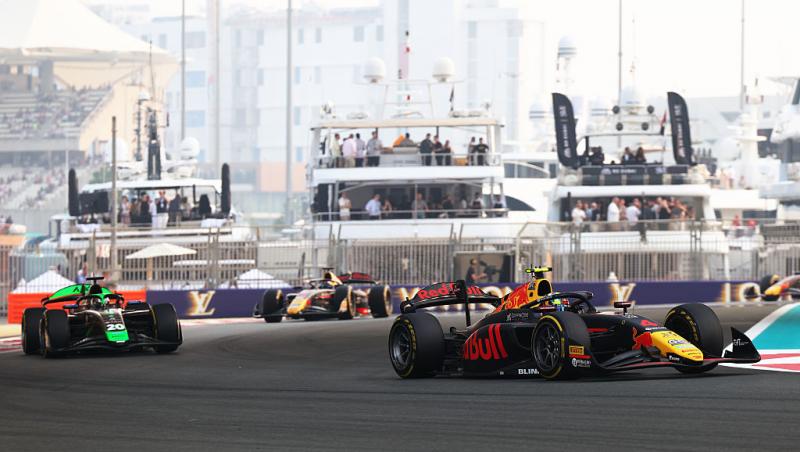 Vezi acum ultima cursă din sezonul 2025 din Formula 1™, Marele Premiu din Abu Dhabi.Spectacolul e LIVE pe Antena1 și în AntenaPLAY