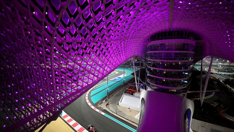 Vezi acum ultima cursă din sezonul 2025 din Formula 1™, Marele Premiu din Abu Dhabi.Spectacolul e LIVE pe Antena1 și în AntenaPLAY