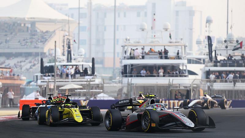 Vezi acum ultima cursă din sezonul 2025 din Formula 1™, Marele Premiu din Abu Dhabi.Spectacolul e LIVE pe Antena1 și în AntenaPLAY