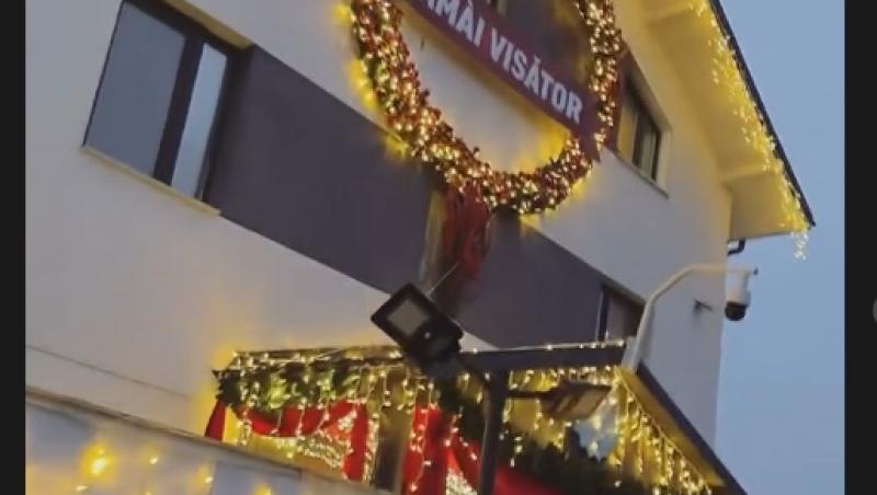 Dorian Popa și-a împodobit casa cu o decorațiune care abia a încăput pe stradă. Cum arată vila din Domnești acum