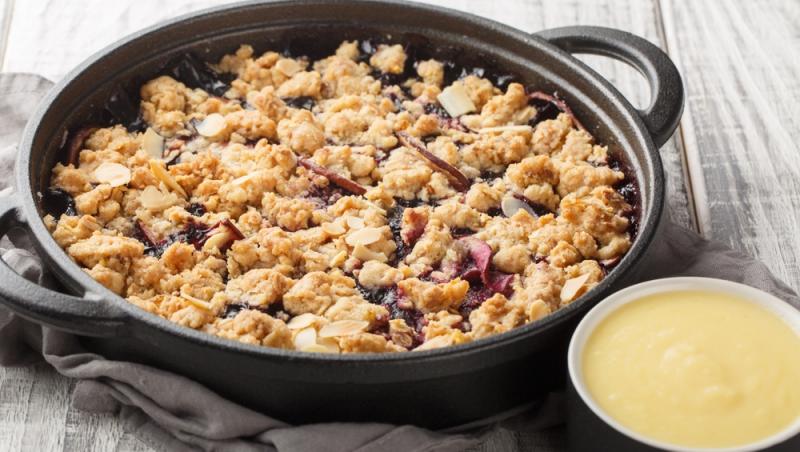 Rețeta virală de crumble de vanilie și mere pentru care românii au plătit zeci de lei la Târgul de Crăciun. Prepară desertul acasă