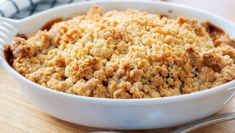 Rețeta virală de crumble de vanilie și mere pentru care românii au plătit zeci de lei la Târgul de Crăciun. Prepară desertul acasă