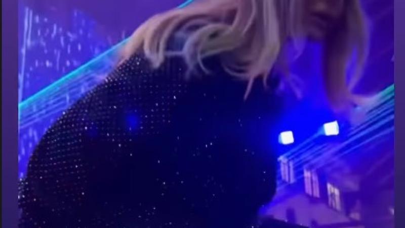 Delia și-a serbat ziua de naștere pe scenă. Tortul primit a făcut senzație. Cum a petrecut artista la 43 de ani