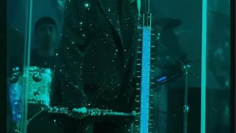 Delia și-a serbat ziua de naștere pe scenă. Tortul primit a făcut senzație. Cum a petrecut artista la 43 de ani