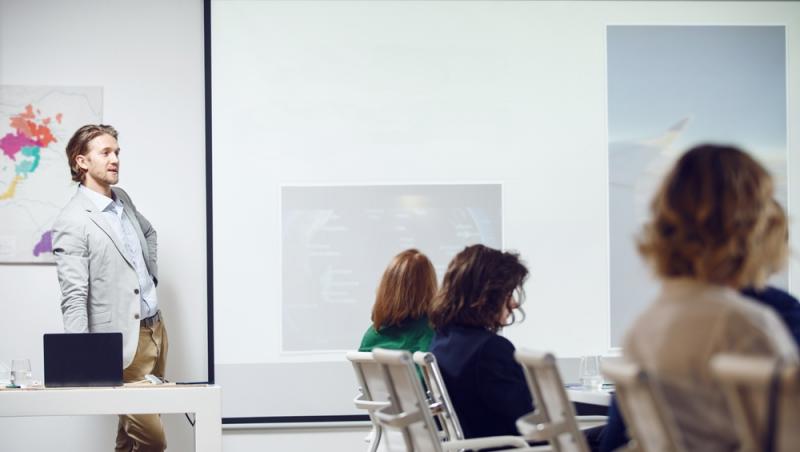 Ministerul Muncii a recunoscut o nouă meserie în România. Ce presupune aceasta, ce responsabilitate include: „E un moment istoric”