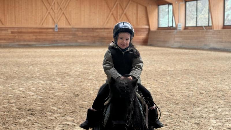 Chef Richard Abou Zaki, vacanță alături de familie înainte de Valentine’s Day:„Am dus-o pe fiica mea să schieze pentru prima dată”