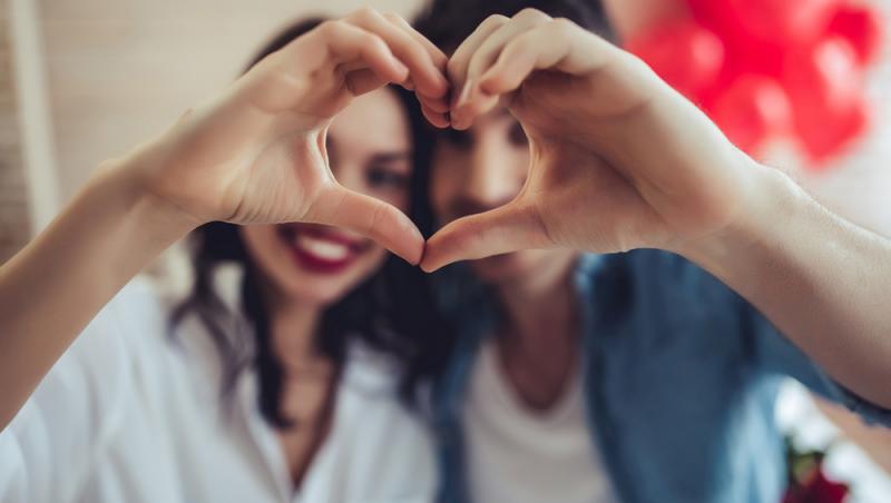Ce cadouri să nu oferi de Ziua Îndrăgostiților. Ce semnificație surprinzătoare au