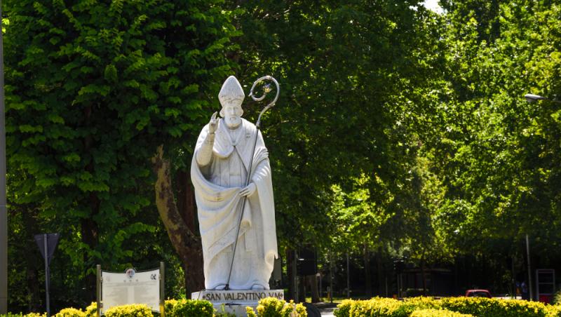 Când s-a sărbătorit prima oară Valentine's Day. Cine a fost sfântul care inspiră această tradiție