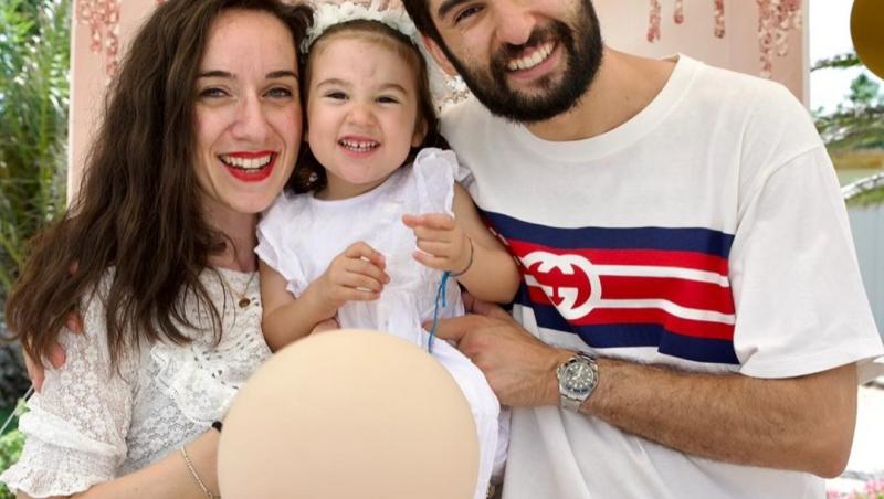 Poveștile de dragoste ale juraților Chefi la cuțite: dezvăluiri pline de emoție despre primele întâlniri cu partenerele de viață