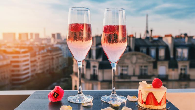 Valentine’s Day, mai scump în 2025. Cât au scos din buzunare cuplurile pentru o escapadă de neuitat