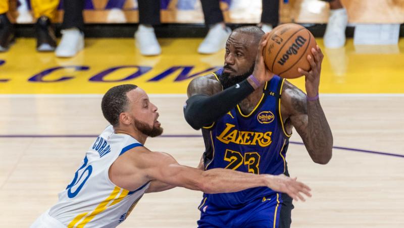 Steph Curry şi LeBron James
