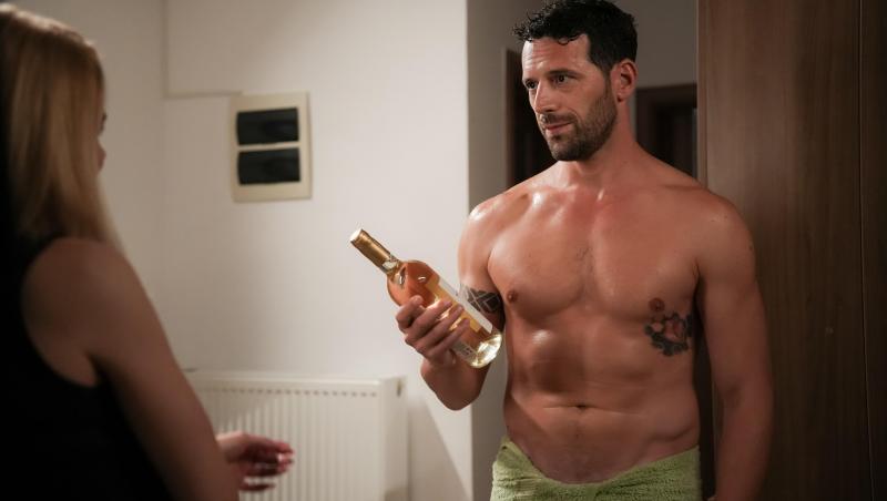 Adi Nartea și-a invitat colegii din Iubire cu parfum de lavandă la o partidă de squash. Ce detaliu a ieșit la iveală despre actor