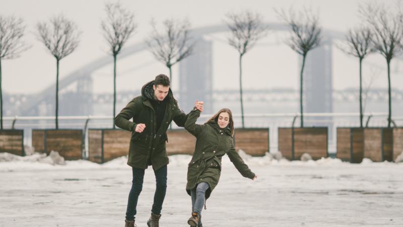 Ce să faci pentru a nu mai aluneca pe gheață sau polei. Cum poți minimiza riscurile