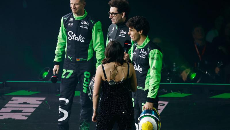 Imagini spectaculoase de la cea de-a 75-a aniversare a Campionatului Mondial de Formula1™.Cum arată monoposturile din 2025 | VIDEO