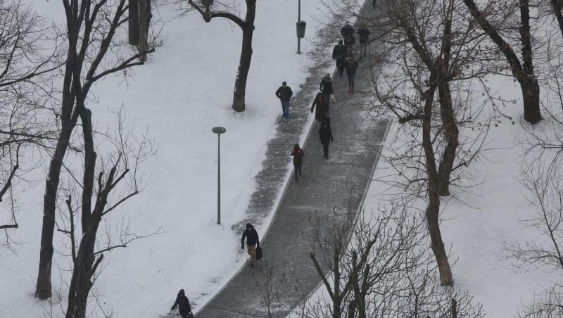 După codul galben de ninsori, vine gerul. Ce avertizează meteorologii pentru zilele următoare