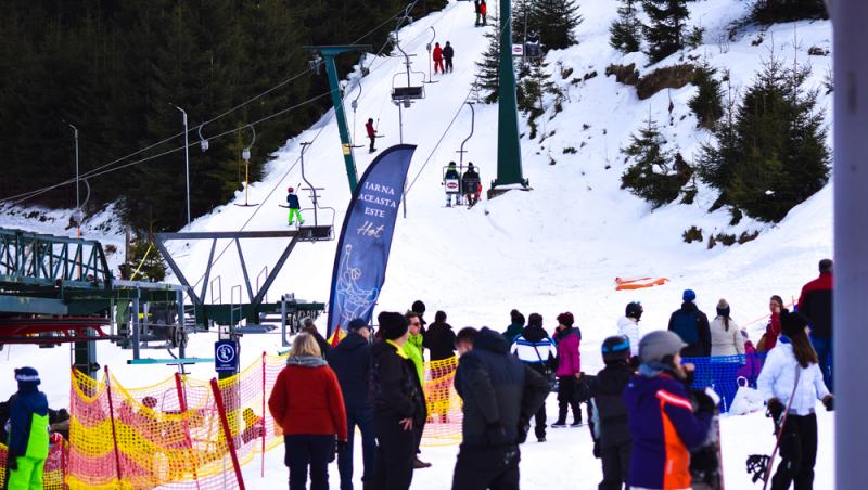 Ce buget trebuie să aibă părinții pentru taberele de schi ale copiilor. Cât costă cinci zile la Păltiniș