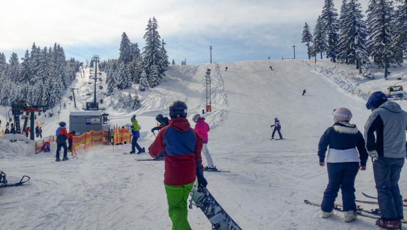 Ce buget trebuie să aibă părinții pentru taberele de schi ale copiilor. Cât costă cinci zile la Păltiniș