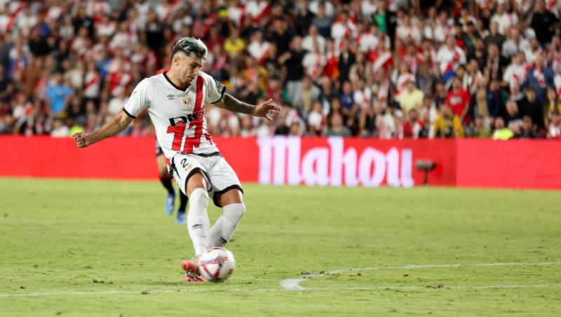 Mutare de milioane de euro în fotbal. Un jucător de la Națională a semnat cu FC Barcelona