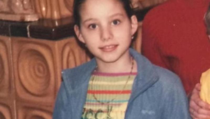 Cum arăta Carmen Grebenișan când era mică. Imaginea adorabilă cu influencerița cunoscută din România