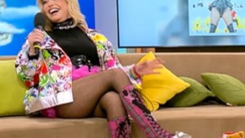 Loredana, într-o salopetă mulată cu un decolteu generos. Artista și-a surprins fanii în zăpadă