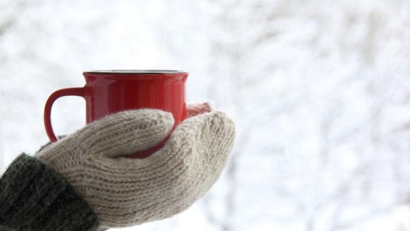 Mănușile, un risc pentru sănătatea ta. De ce nu este bine să le porți des iarna