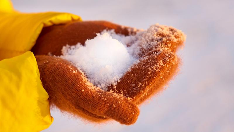 Mănușile, un risc pentru sănătatea ta. De ce nu este bine să le porți des iarna