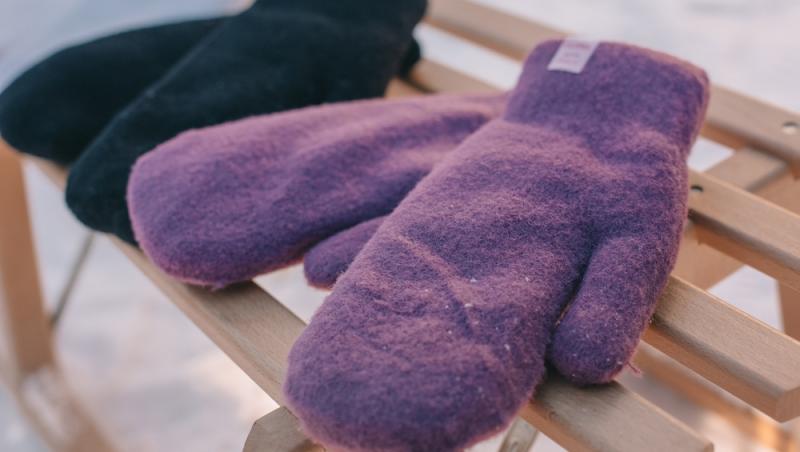 Mănușile, un risc pentru sănătatea ta. De ce nu este bine să le porți des iarna