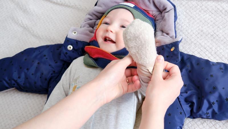 Mănușile, un risc pentru sănătatea ta. De ce nu este bine să le porți des iarna