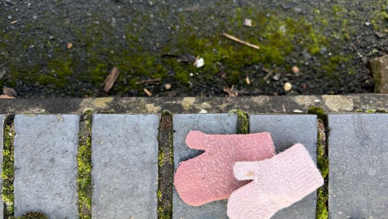 Mănușile, un risc pentru sănătatea ta. De ce nu este bine să le porți des iarna