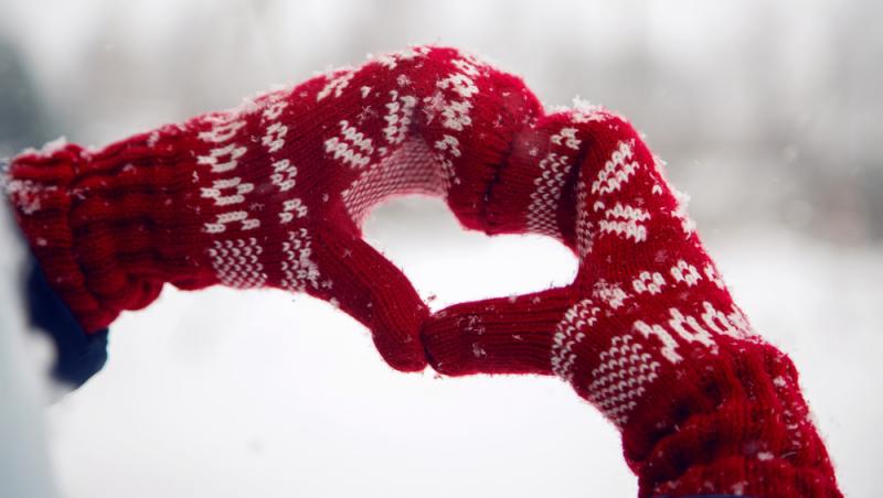 Mănușile, un risc pentru sănătatea ta. De ce nu este bine să le porți des iarna
